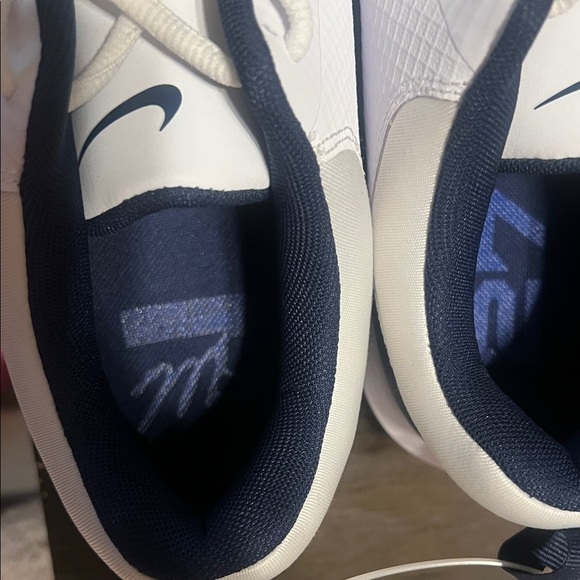 Nike Men\'s White and Navy Baseball Cleats main image 4